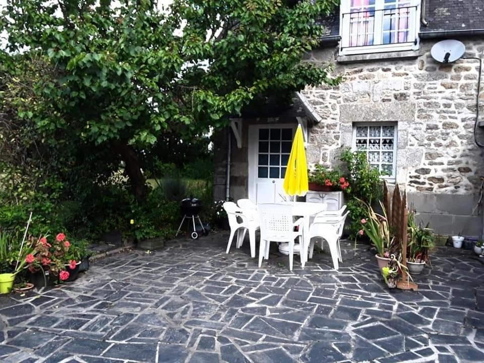 Ker Jerome - Traditional Stone Breton Cottage Near To Dinan Trelivan Exterior foto